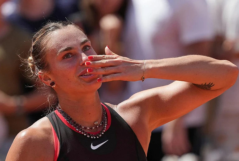 Aryna Sabalenka of Belarus celebrates winning the third round women's singles tennis match against Daria Kasatkina of Australia at the French Open tennis tournament in Paris. - | Photo: AP/Thibault Camus