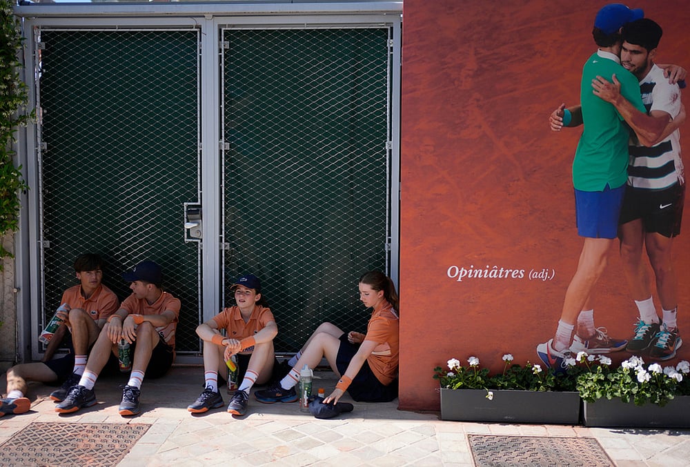 French Open Heat Wave Scorching Temperatures at Roland Garros – Ballboys and ballgirls