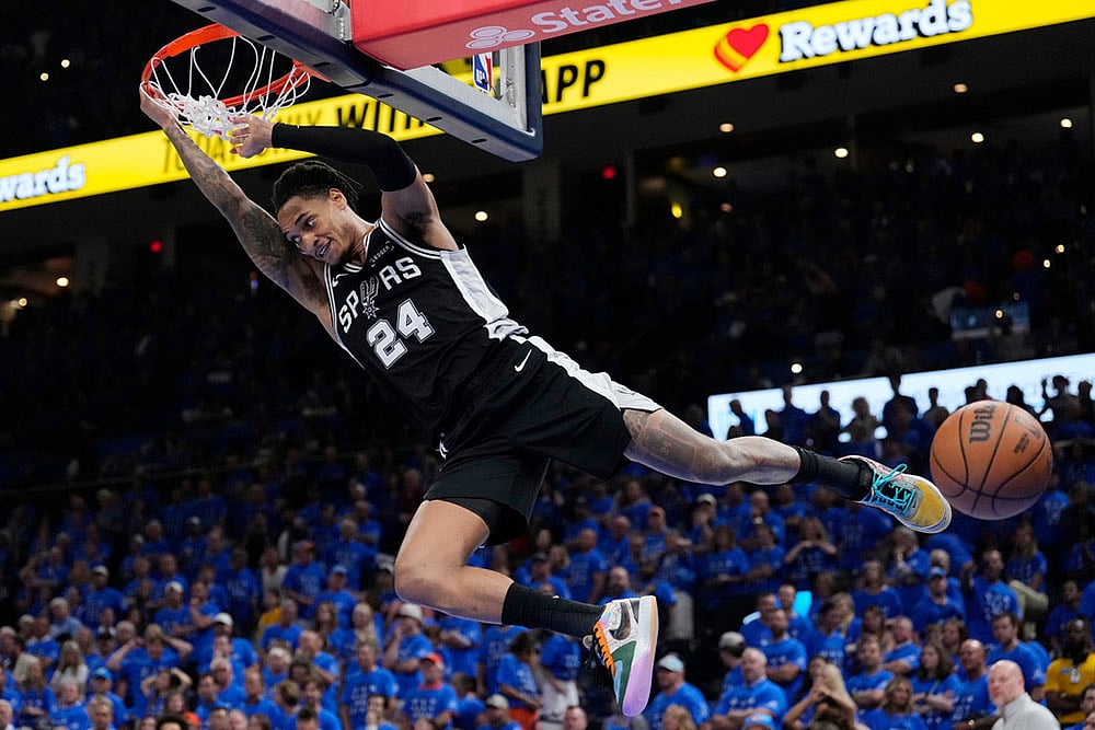 NBA Basketball: San Antonio Spurs vs Oklahoma City Thunder