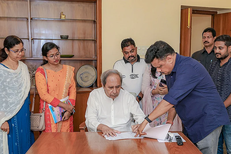 Naveen Patnaik signs enumeration form