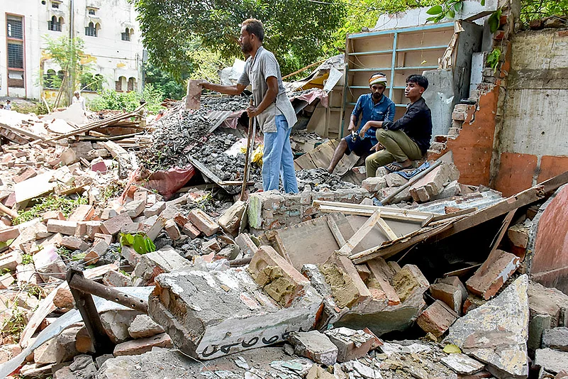 Anti-encroachment drive in Murshidabad