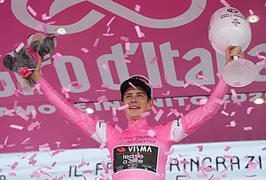 | Photo: Simone Spada/LaPresse via AP : Denmark's Jonas Vingegaard Hansen of Team Visma | Lease A Bike wins the 20th stage of the Giro d'Italia cycling race from Gemona del Friuli to Piancavallo, Italy.