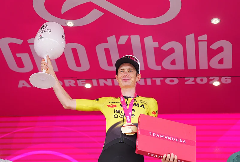 Giro dItalia cycling race 20th stage highlights-Jonas Vingegaard