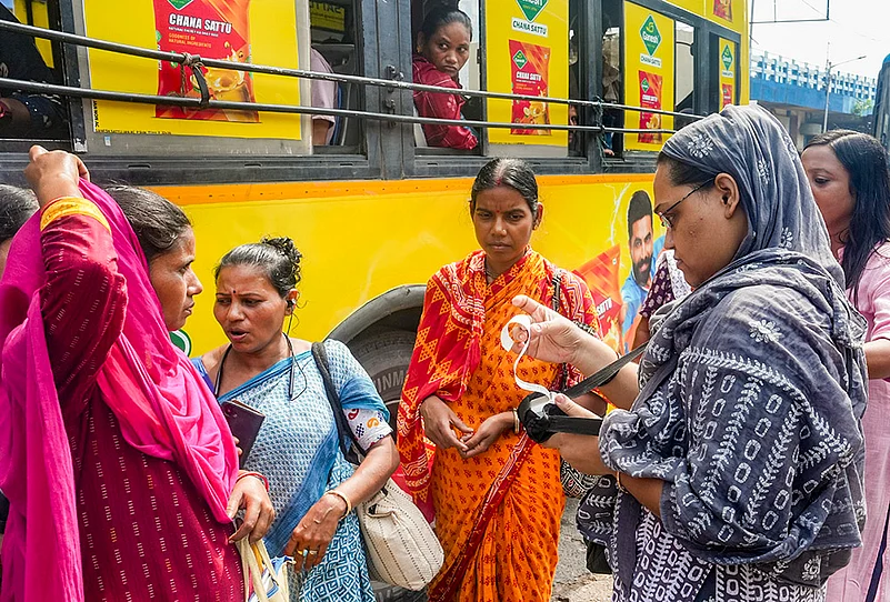 Free bus travel scheme for women in WB