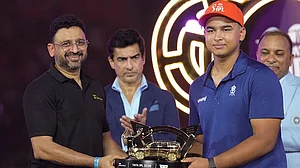 Photo: PTI/Kunal Patil : Ahmedabad: Rajsthan Royals' Vaibhav Sooryavanshi receives Super Striker of the Season award during the presentation ceremony of Indian Premier League (IPL) 2026 T20 final, in Ahmedabad, Gujarat, late Sunday, May 31, 2026. () (PTI06_01_2026_000051B)