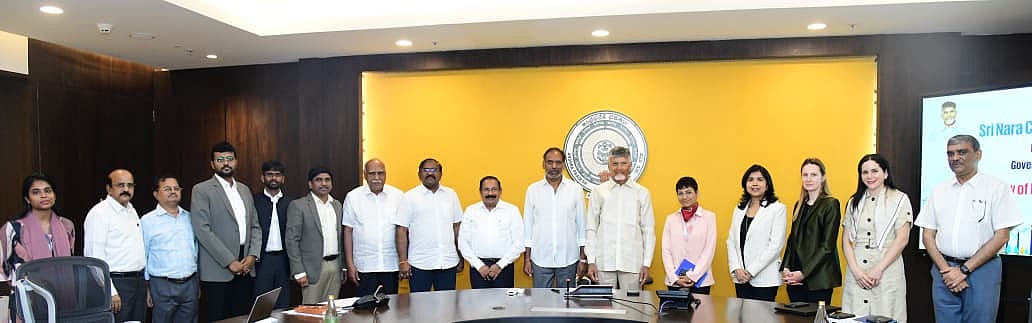 Chief Minister N. Chandrababu Naidu with officials
