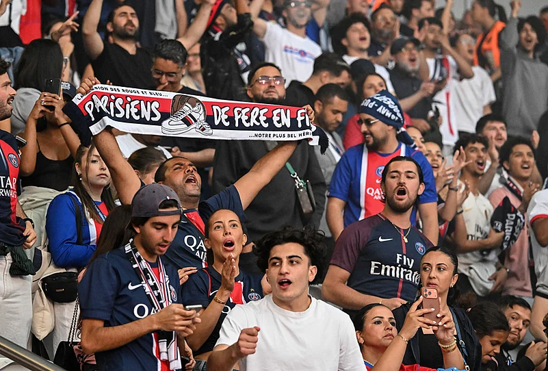 PSG UEFA Champions League 2025-26 Trophy Parade Paris in Pics-PSG fans celebrate