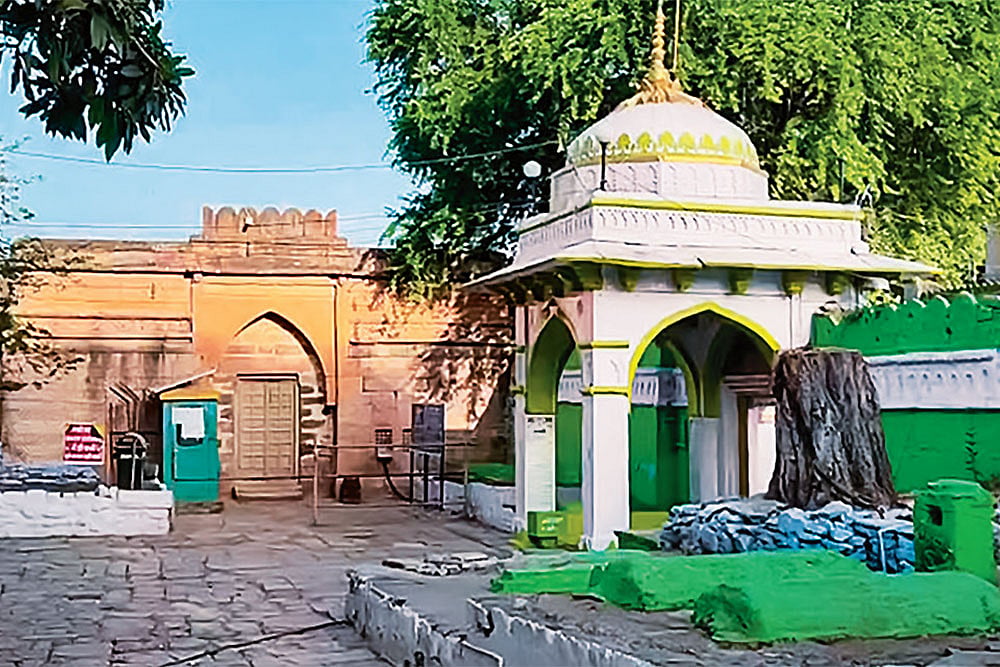 Land of Contention: The Bhojshala Temple-Kamal Maula Mosque complex - null