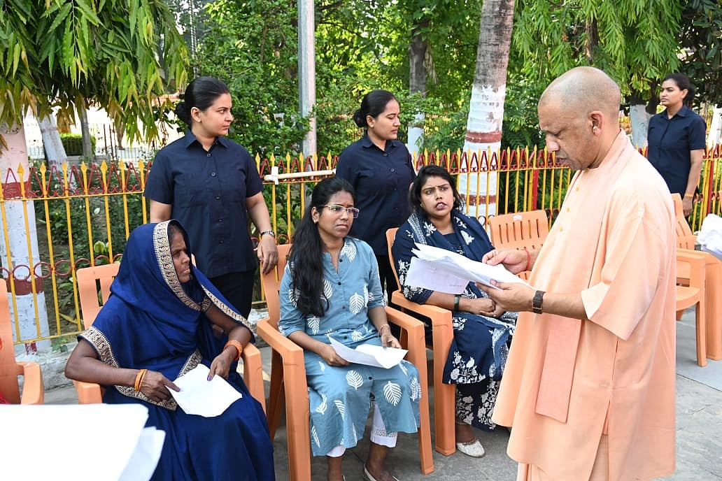 CM Yogi met 200 people at Gorakhpur's Janata Darshan - null