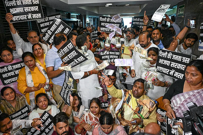 AAP councillors protest over Saket building collapse incident