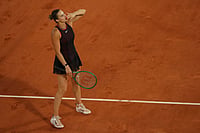 Aryna Sabalenka Vs Naomi Osaka, French Open 2026: In Form Belarussian Dominates To Secure Quarter-Final Spot | Photo: AP/Aurelien Morissard : Aryna Sabalenka of Belarus reacts after winning the fourth-round tennis match against Japan's Naomi Osaka at the French Open in Paris.