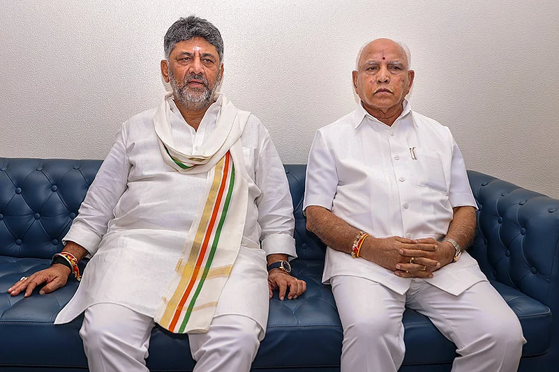 DK Shivakumar meets Yediyurappa
