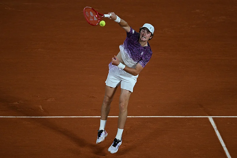 French Open Tennis Tournament: Joao Fonseca vs Jakub Mensik