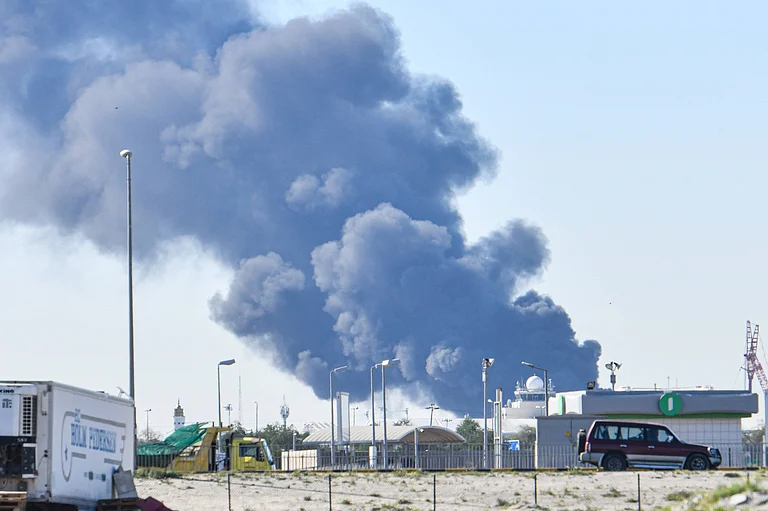 Flights at Kuwait International Airport were temporarily suspended on Wednesday morning after an Iranian drone and missile strike severely impacted diplomatic missions and airport facilities. - IMAGO / Anadolu Agency