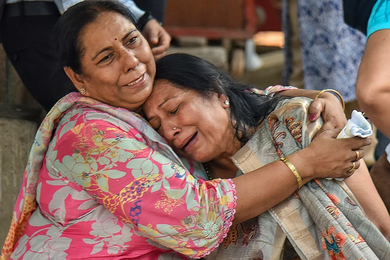 21 killed in fire incident in Delhi