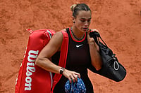 Sabalenka Vs Shnaider Highlights, French Open Quarter-Final: World No 1 Crashes Out In Incredible Fashion In Paris Emma Da Silva/AP : Aryna Sabalenka walking off the court immediately after her three-set loss.