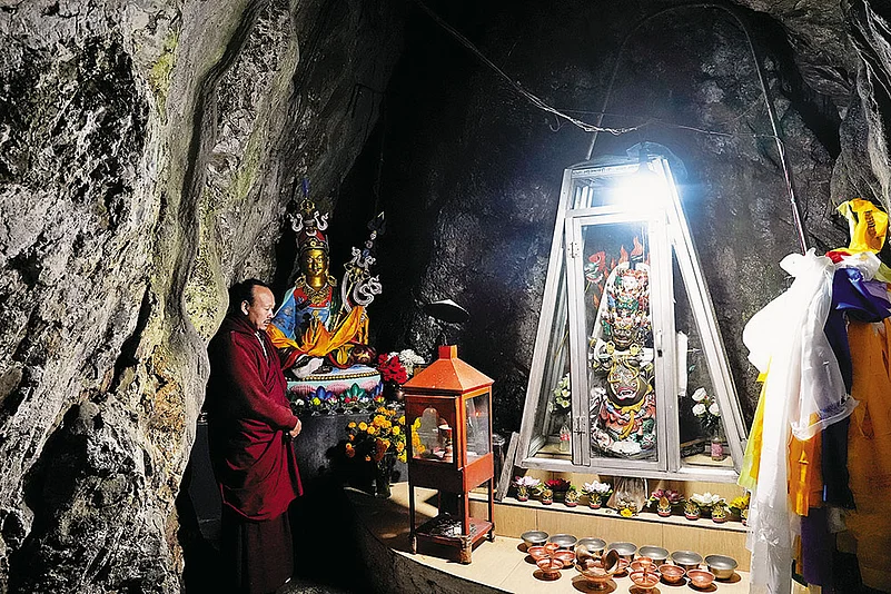 Inside the Rahuney Bhauda cave