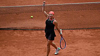 | Photo: AP/Emma Da Silva : Russia's Diana Shnaider will be up against Maja Chwalinska in the semi-final of Roland Garros 2026.