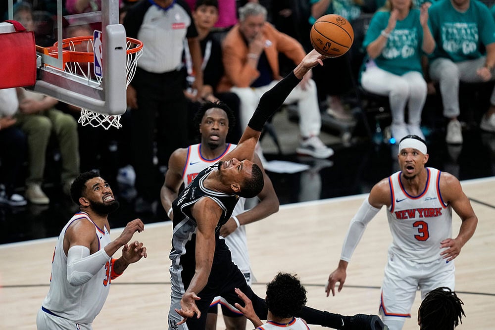 NBA: San Antonio Spurs vs New York Knicks