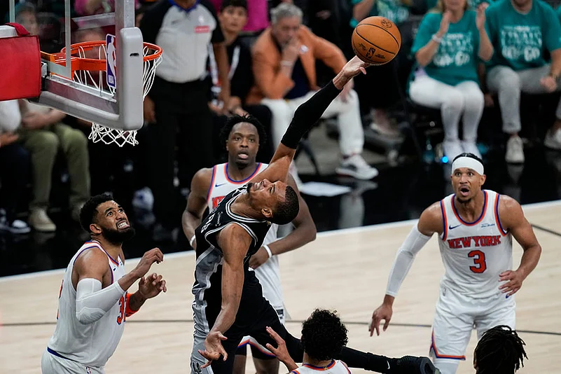 NBA: San Antonio Spurs vs New York Knicks