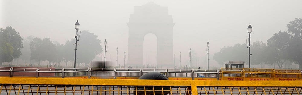 Photo: AP/Manish Swarup : Air Pollution: Smog blankets Delhi-NCR