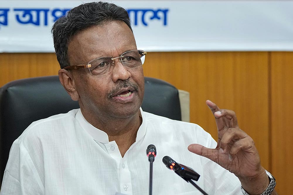 TMC leader Firhad Hakim quits as Kolkata mayor