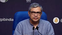Ashwini Vaishnaw Says Bengal Rail, Metro Projects Were Delayed Under TMC; Announces 60 New Kolkata Metro Trains X : Ashwini Vaishnaw Says Bengal Rail, Metro Projects Were Delayed Under TMC; Announces 60 New Kolkata Metro Trains