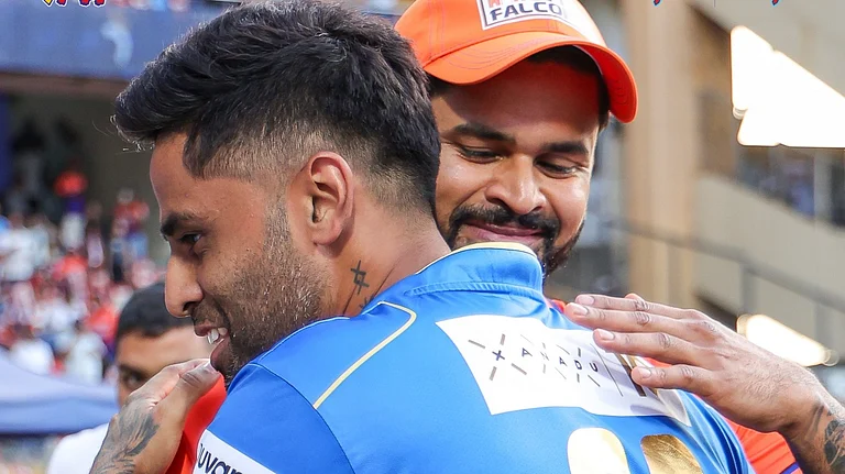 Suryakumar Yadav and Shreyas Iyer face-off just hours after in T20 Mumbai League after exchanging captaincy reigns of the India's T20 team. - X/T20 Mumbai