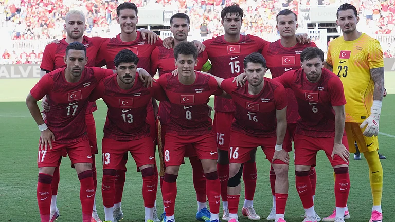 Players on the Turkey team pose for a photograph before an international friendly soccer game against Venezuela, Saturday, June 6, 2026, in Fort Lauderdale, Fla - (AP Photo/Lynne Sladky)
