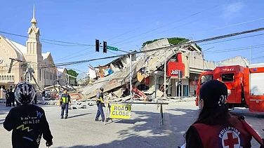 Philippines Earthquake: 3 Dead After 7.8-Magnitude Quake Hits Mindanao, Tsunami Warnings Issued