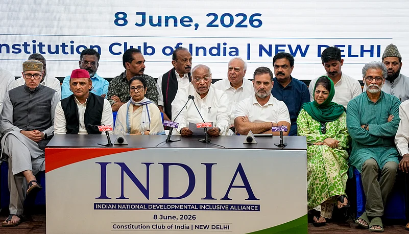 INDIA bloc meeting, INDIA bloc news, Mallikarjun Kharge, Rahul Gandhi, SIR controversy