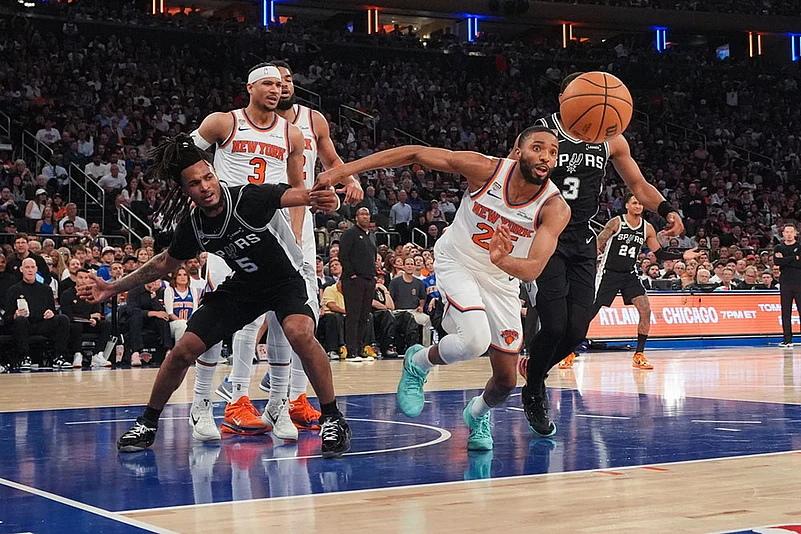 NBA Basketball: San Antonio Spurs vs New York Knicks