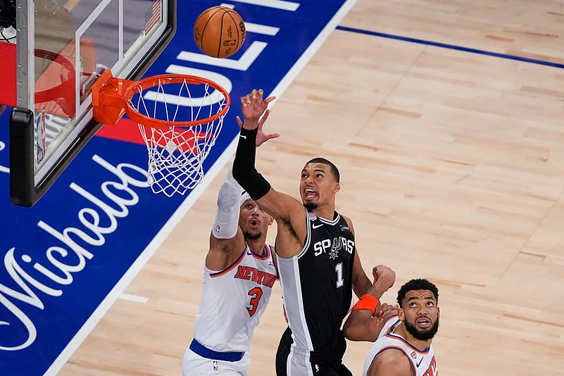 Basketball: New York Knicks vs San Antonio Spurs