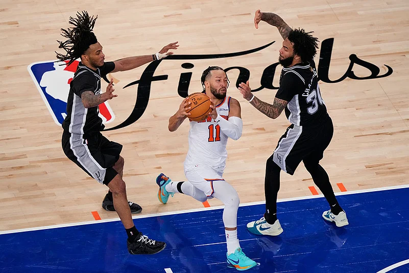 Basketball: San Antonio Spurs vs New York Knicks