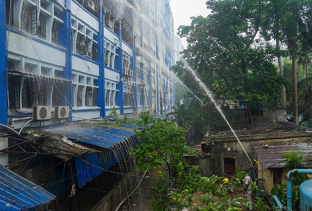 Fire at govt building in Kolkata