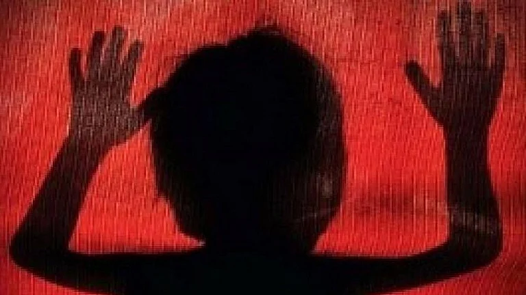 Childless Couple Arrested for Kidnapping 3-yr-old Girl - null