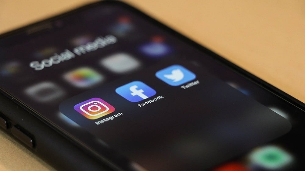 Canada Introduces Bill To Restrict Social Media Access For Under-16s - digital safety bill 