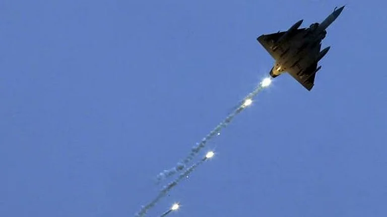 US Launches Fresh Strikes on Iran As Ceasefire Comes Under Pressure - AP