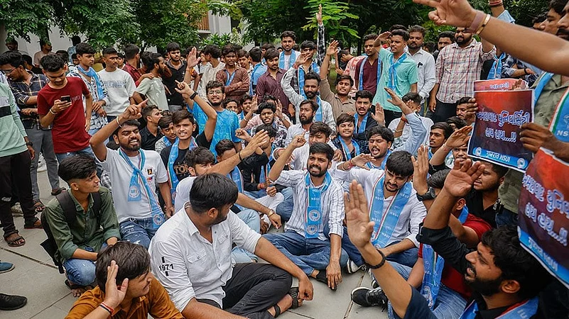 NSUI protest