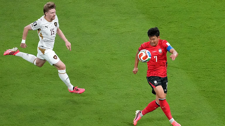 South Korea's Son Heung-min, right, controls the ball against Czechia's Pavel Sulc in the first half during the World Cup Group A soccer match between South Korea and Czechia in Zapopan, near Guadalajara, Mexico, Thursday, June 11, 2026 - (AP Photo/Moises Castillo)