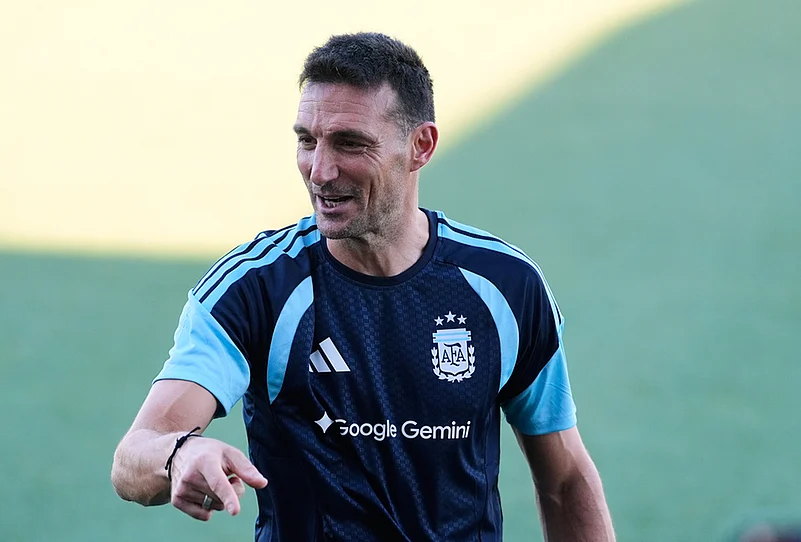 Argentina At FIFA World Cup 2026 La Albiceleste Training photos-coach Lionel Scaloni
