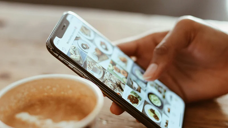 adolescent mental health ban on social media Australia