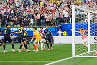 AP Photo/Mark J. Terrill : USA players celebrate after their first goal during the World Cup Group D soccer match between the United States and Paraguay in Inglewood, Calif., near Los Angeles, Friday, June 12, 2026.
