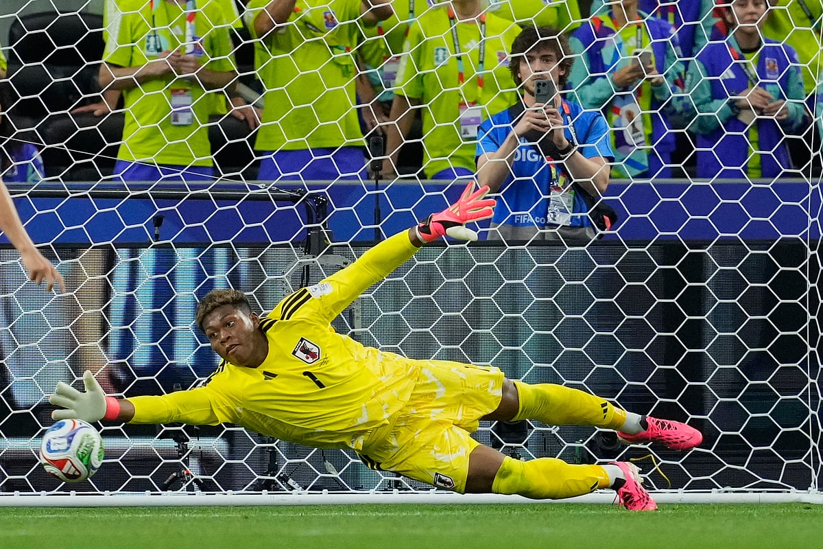 Netherlands Vs Japan FIFA World Cup Group F Suzuki fails to save AP Photo