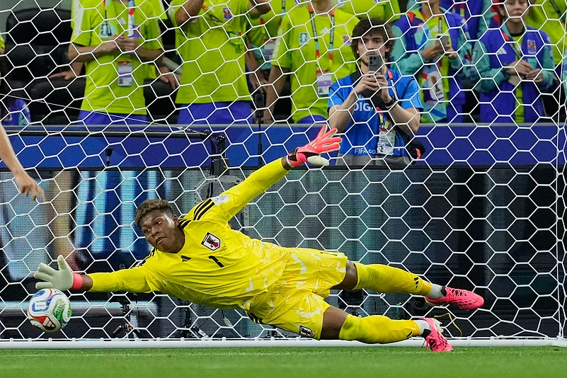 Netherlands Vs Japan FIFA World Cup Group F Suzuki fails to save AP Photo
