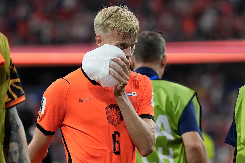 Netherlands Vs Japan FIFA World Cup Group F Jan Paul van Hecke ice Pack AP Photo