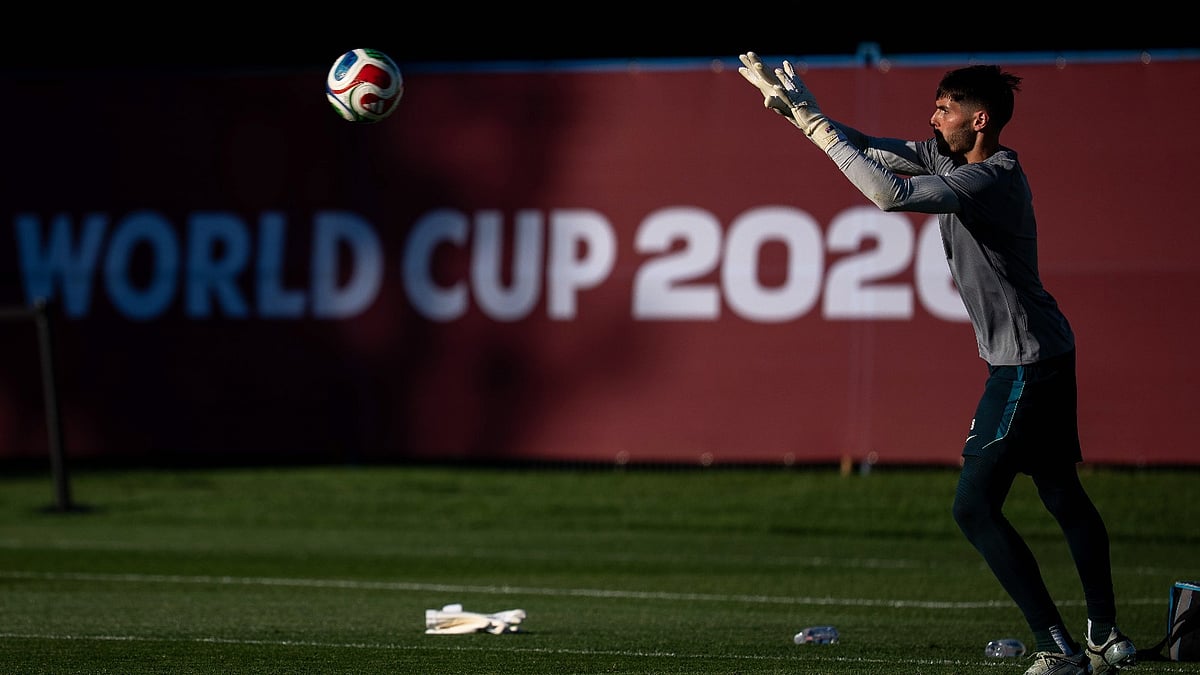 Australia goalkeeper Patrick Beach warms up during a training session in Vancouver, British Colombia, Friday, June 12, 2026, ahead of the team's World Cup soccer match against Turkey.  - Ethan Cairns/The Canadian Press via AP