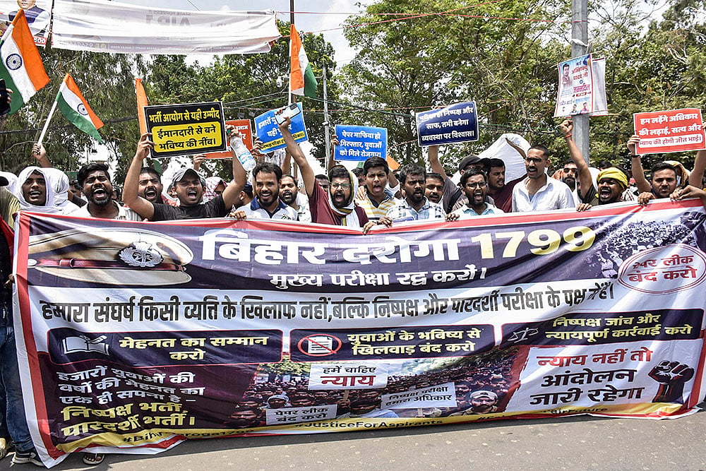 Aspirants stage a protest in Patna
