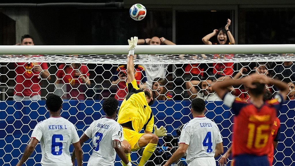 Cape Verde goalkeeper Vozinha (1) makes a save during the World Cup Group H soccer match between Spain and Cape Verde in Atlanta. - AP Photo