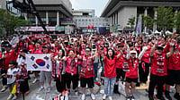 Mexican Fan Apologizes After Racist Gesture Toward South Korean Creator at FIFA World Cup AP Photo/Ahn Young-joon : Korean fans cheer for their team as they watch a live public broadcast of the FIFA World Cup 2026, Group A match between South Korea and Czechia in Mexico, at a public viewing venue in Seoul, South Korea, Friday, June 12, 2026.